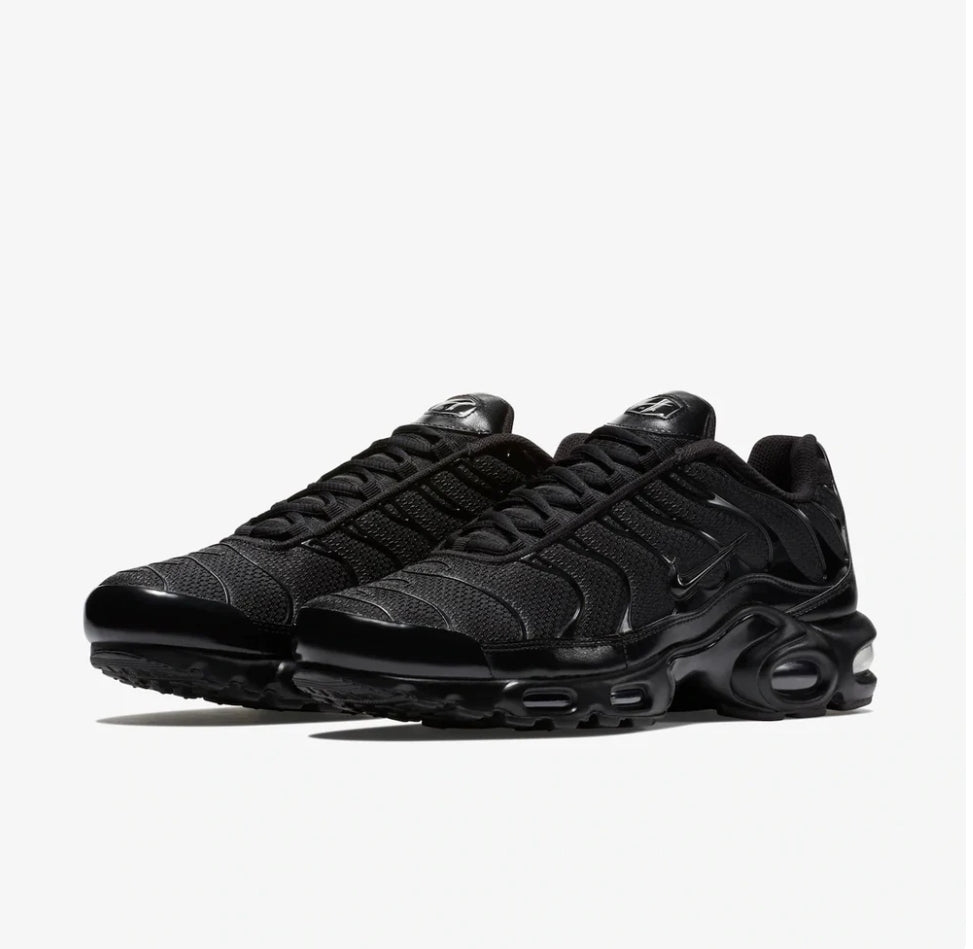 tenis air max TN plus preto