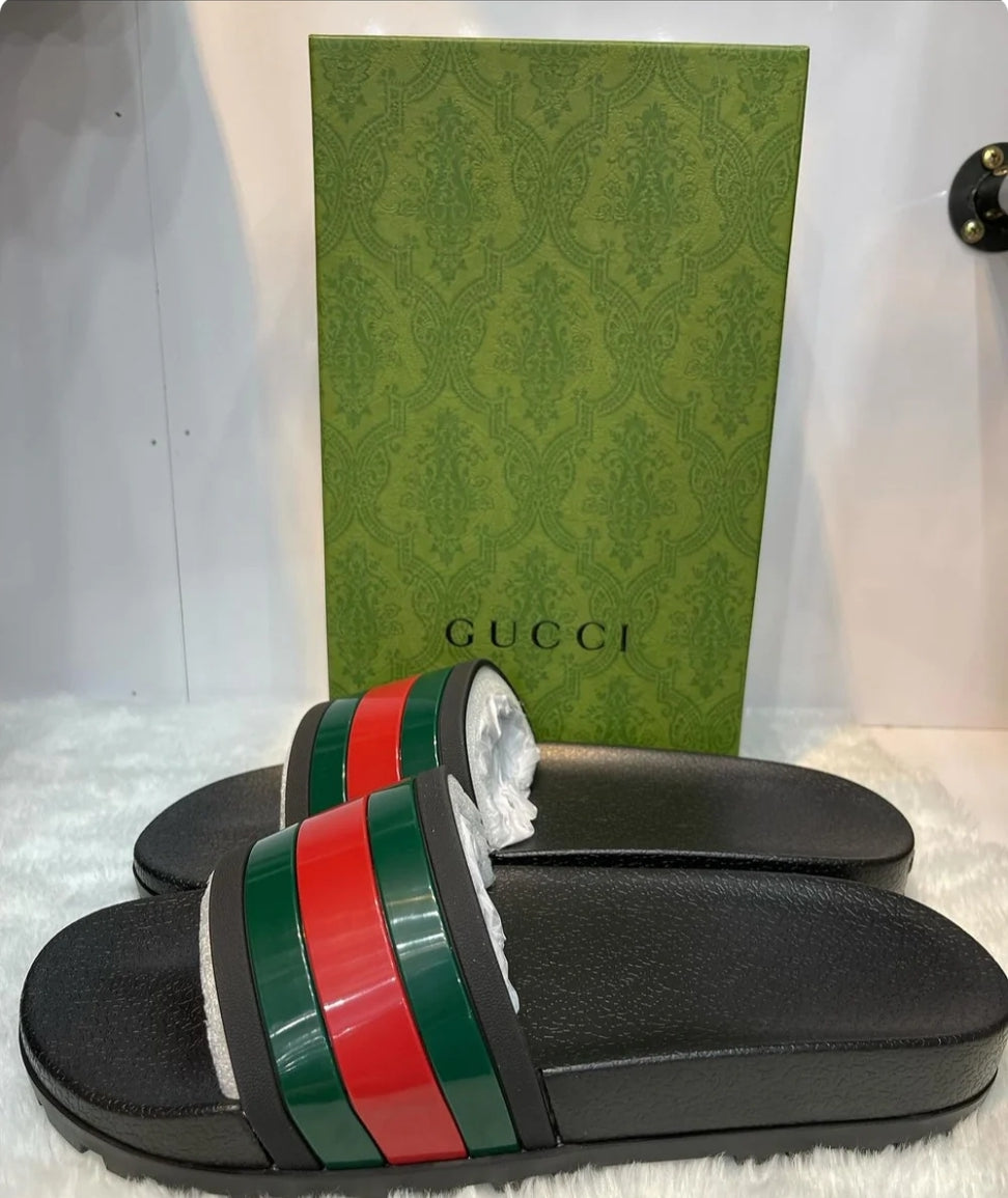 chinelo gucci