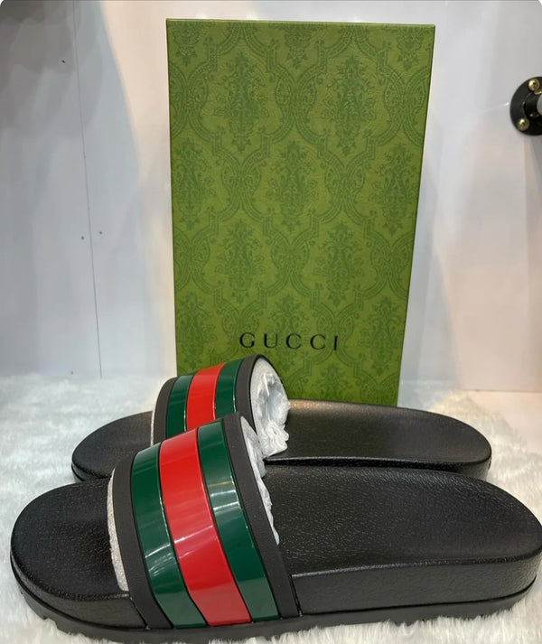 chinelo gucci