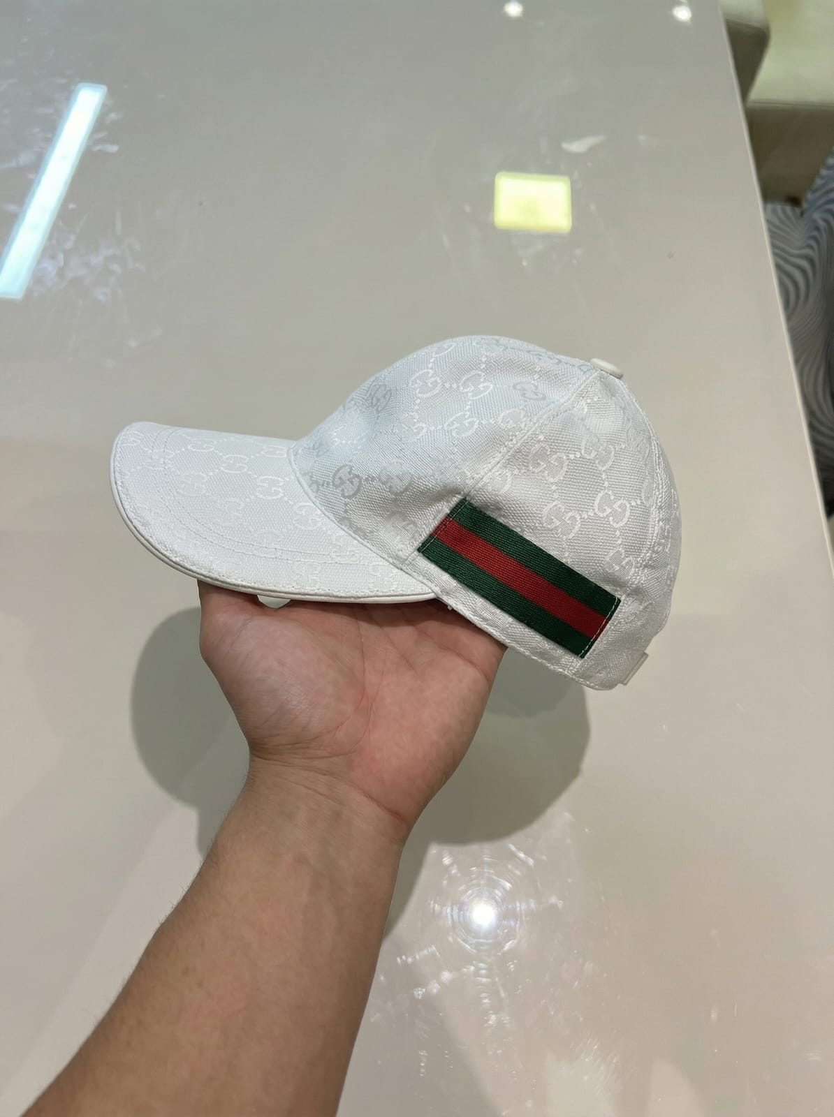 boné gucci branco