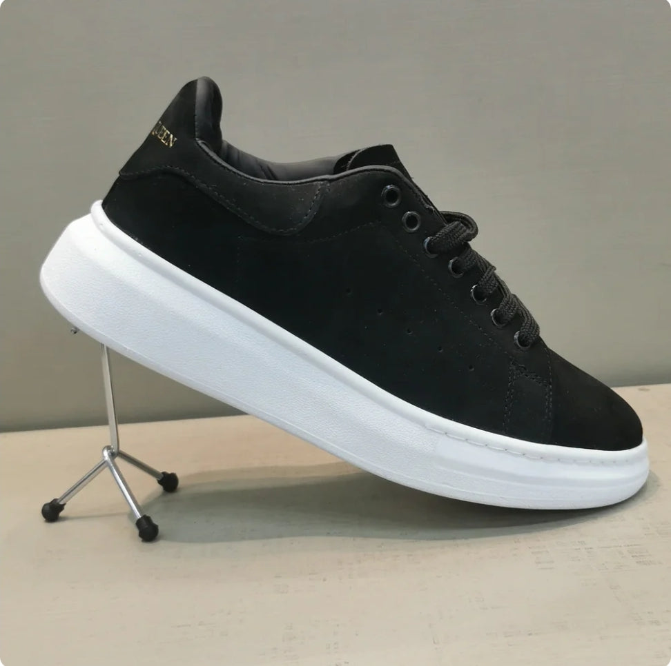 tenis Alexander mcqueen preto e branco