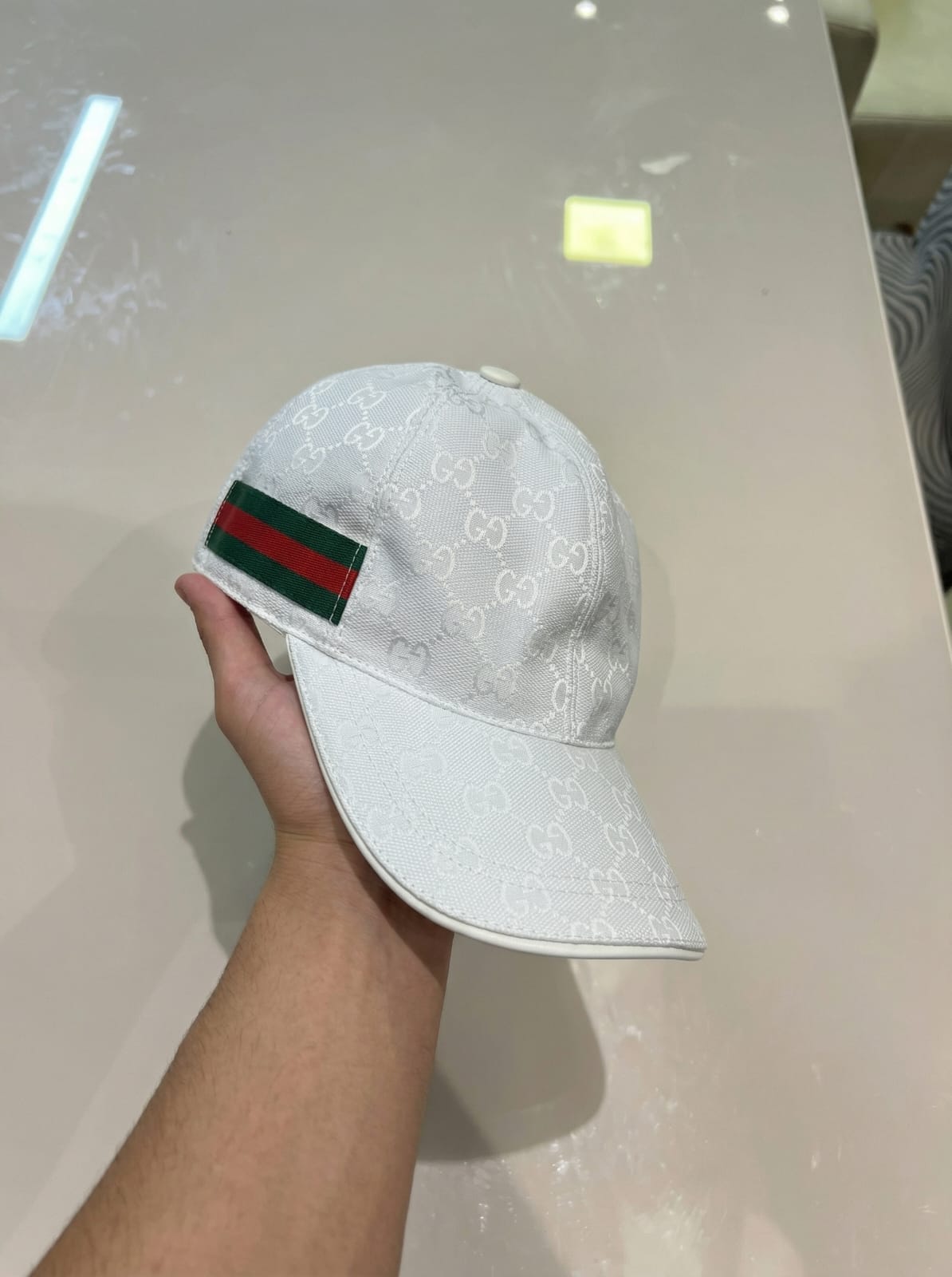 boné gucci branco
